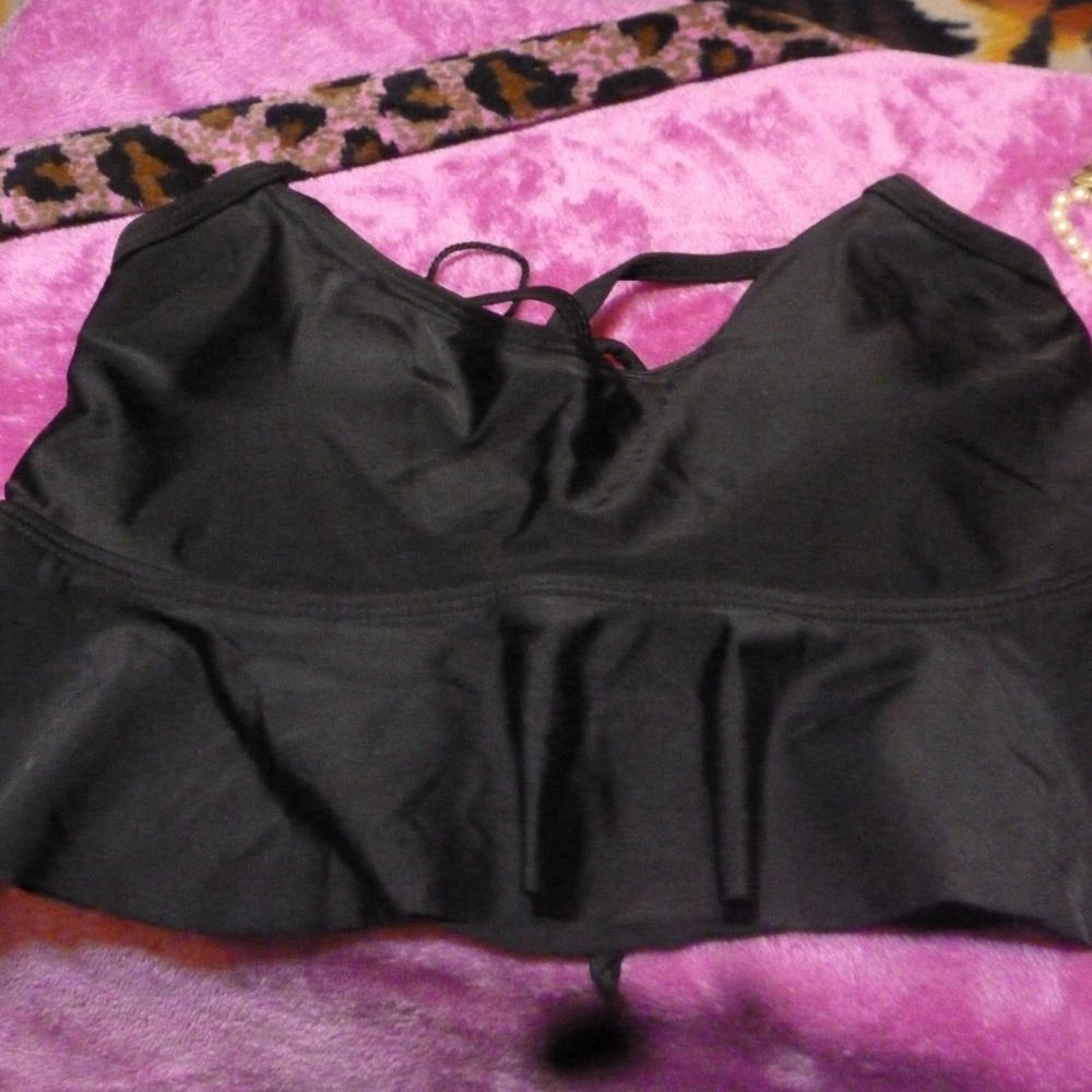 Gabrielle-Aug Fashion Black Swimwear Top – Size Medium – Brand New